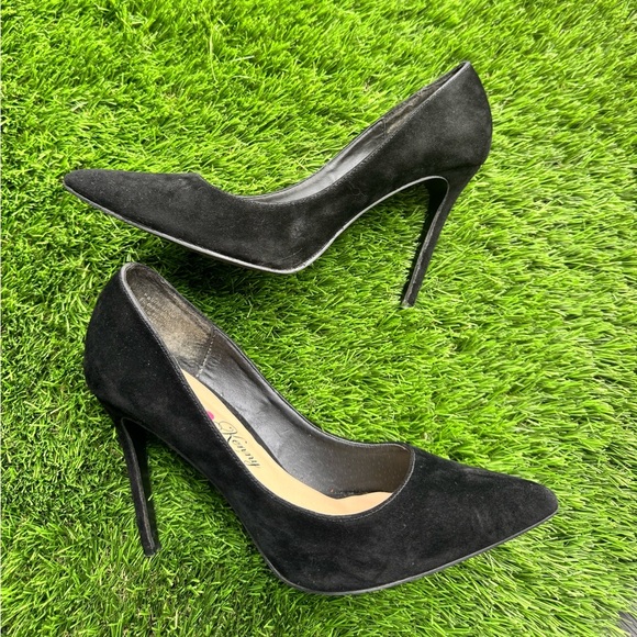 Penny Loves Kenny Black Suede Pumps - Picture 2 of 5